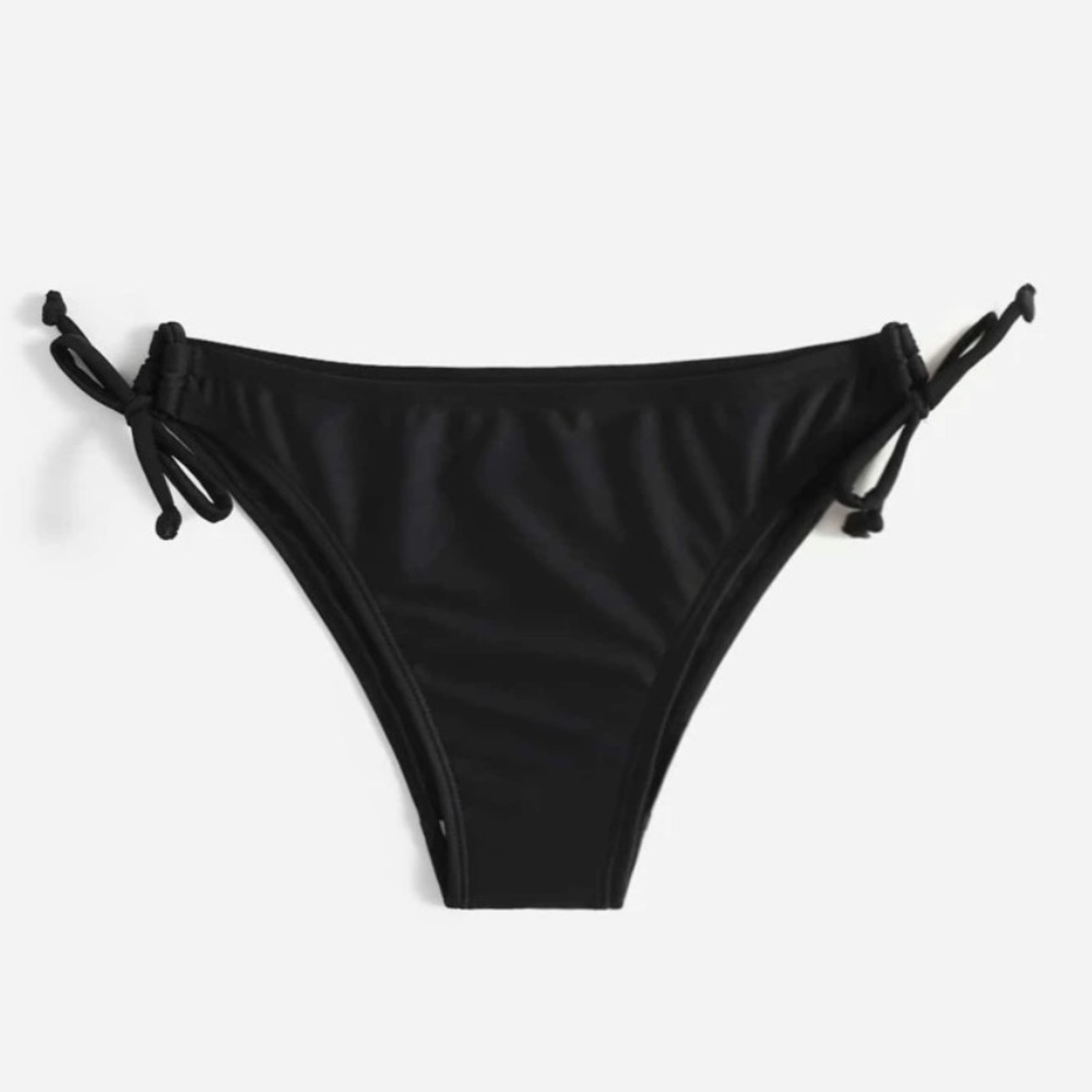 NWOT Dippin Daisys black bikini bottom